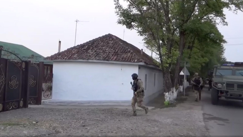 В Ингушетии полицейские изъяли сотни боеприпасов и взрывное устройство