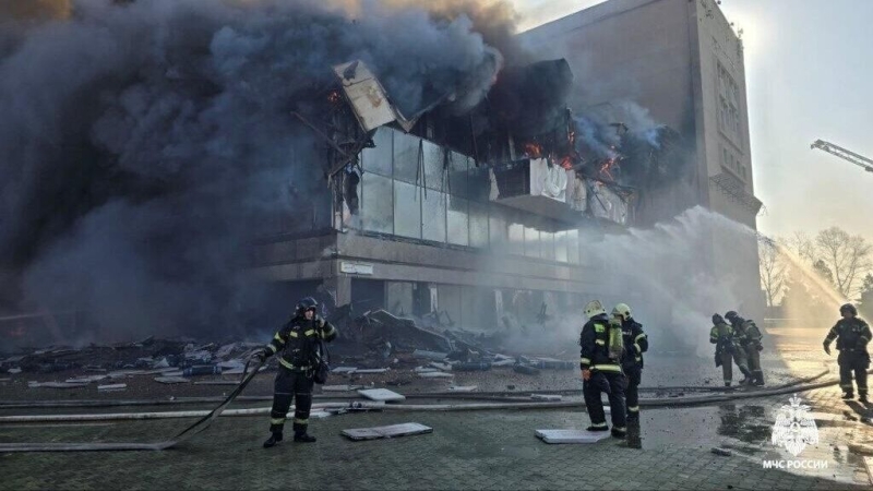 Демешин призвал проверить работу нелегалов при ремонте театра в Хабаровске