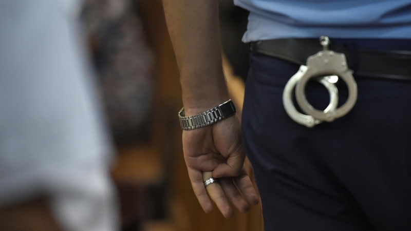 При обыске по делу о бронежилетах изъяли и арестовали наличные средства