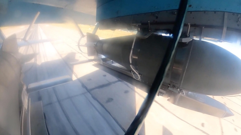 Российский Су-34 нанес удар планирующими бомбами по ВСУ в Курской области