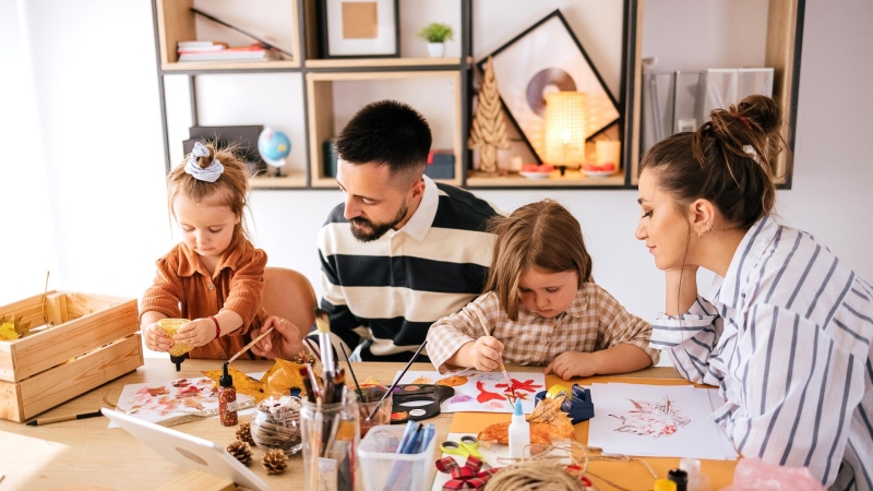 Из пробок, ваты и веток: как смастерить новогоднюю елку своими руками 