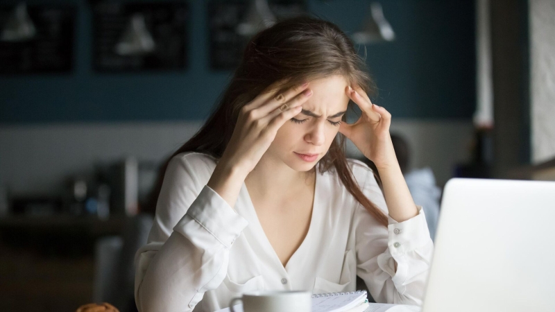 Острая, пульсирующая, сдавливающая: головная боль — причины и лечение