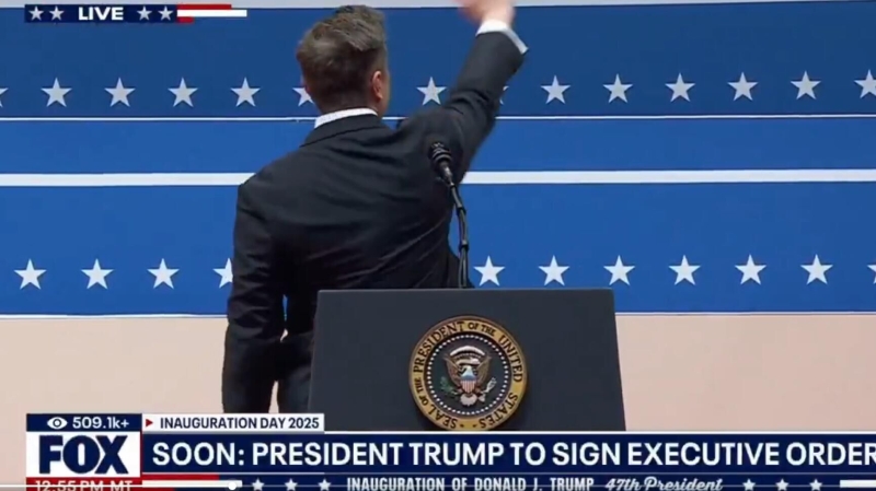 Маск на параде Трампа показал жест, похожий на нацистское приветствие