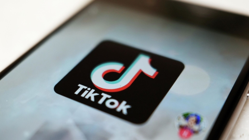 Пользователи TikTok в США получают уведомления о прекращении работы соцсети
