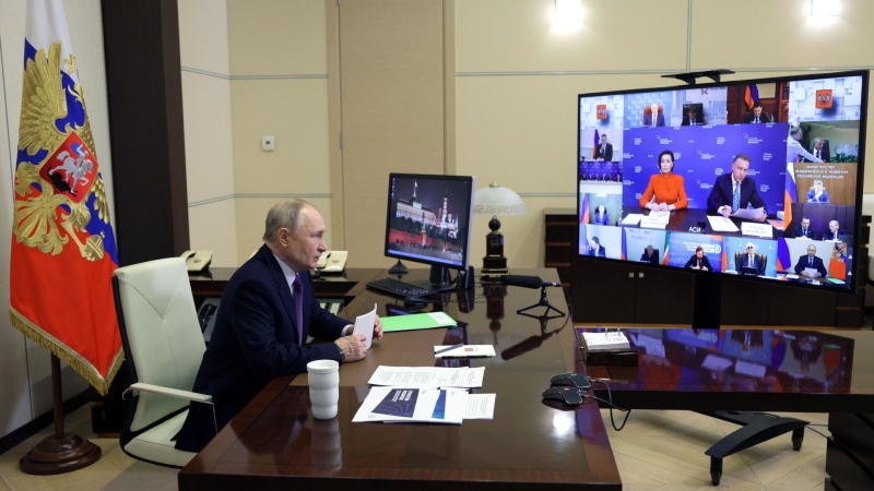 Путин ознакомился с производством дронов для сельского хозяйства