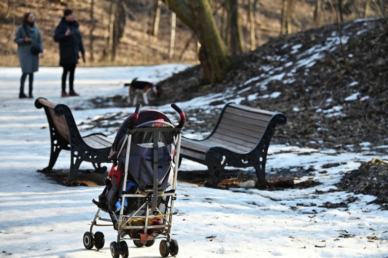 Пособие на детей до 17 лет в 2025 году: размер, как оформить