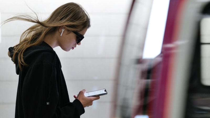 Большинство россиян хотели бы купить новую сим-карту дистанционно