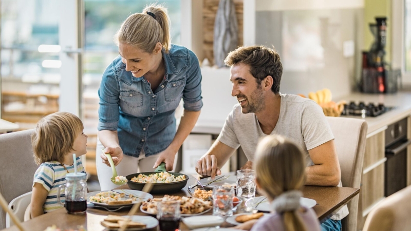 Выплаты молодым семьям: какие пособия полагаются в 2025 году