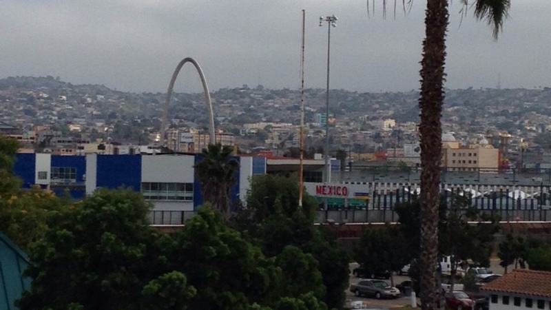 Тайный туннель на границе США и Мексики засыпят