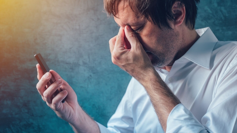 Опрос показал, как долго россияне говорят с родственниками по телефону