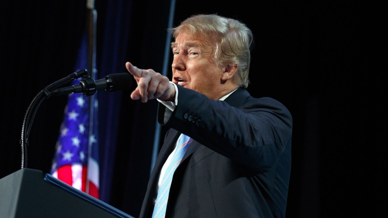 Трамп приостановил создание в США сети зарядных станций для электромобилей