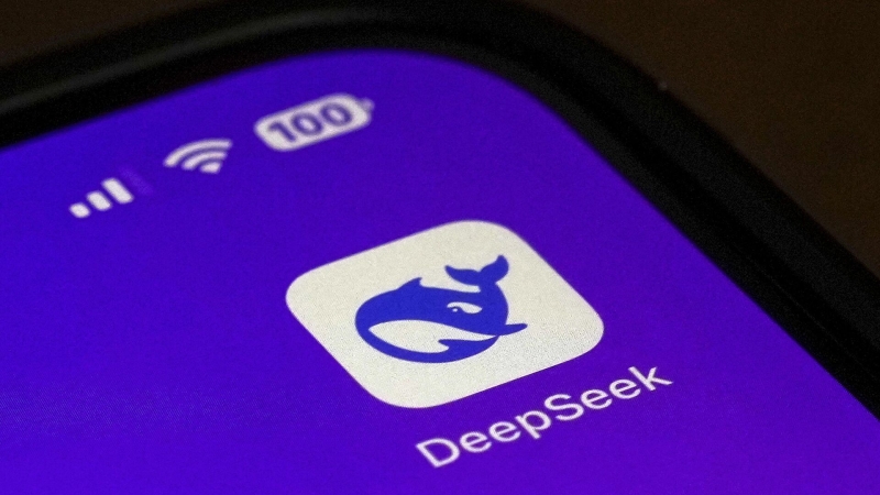 Китайский DeepSeek AI угрожает технологическому лидерству США, пишут СМИ