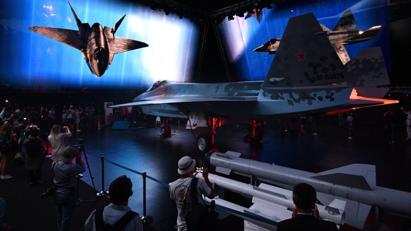 Минобороны получит в 2025 году несколько самолетов УТС-800