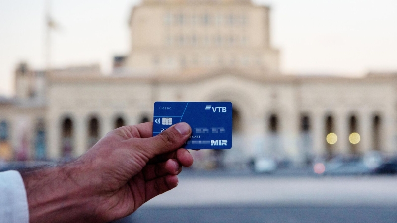 В Совфеде оценили возможность возвращения Visa и Mastercard в Россию