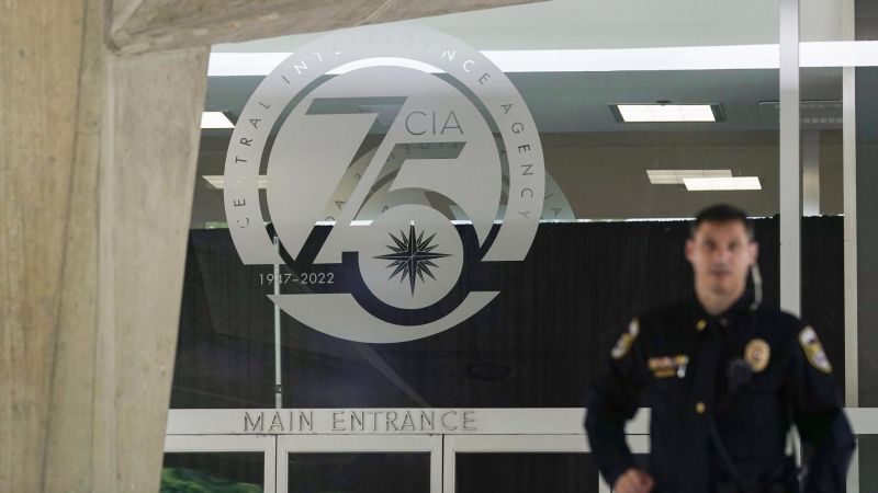 СМИ: cотрудники НАСА вынуждены уживаться с тараканами после указа Трампа