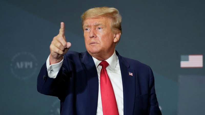 Трамп призвал нелегальных мигрантов депортироваться с помощью приложения