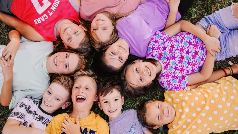 Отдых в детском лагере-2025: куда поехать и как подготовиться