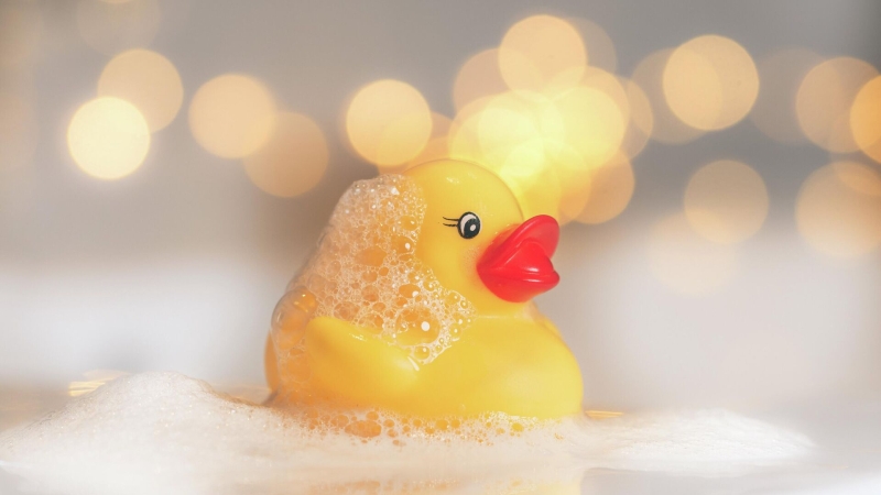 Нехватка швей отражается на производстве мягких игрушек, рассказали в АИДТ