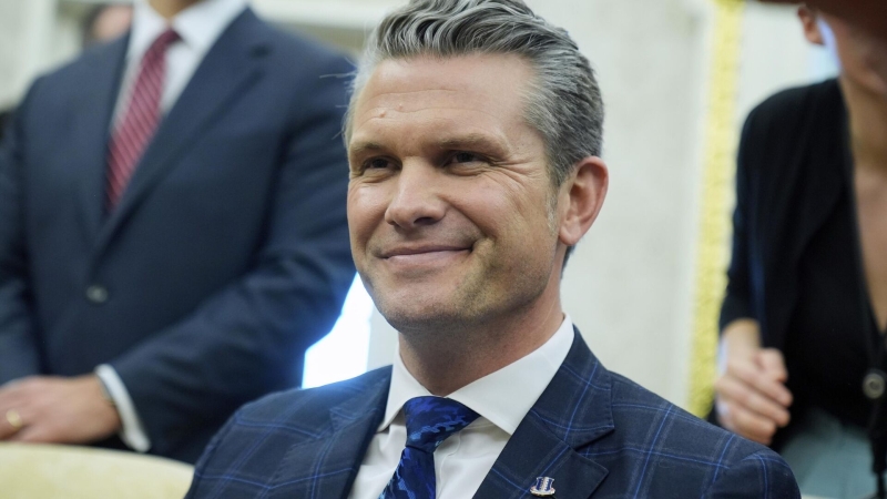 СМИ: расследование переписки Хегсета в Signal расширили