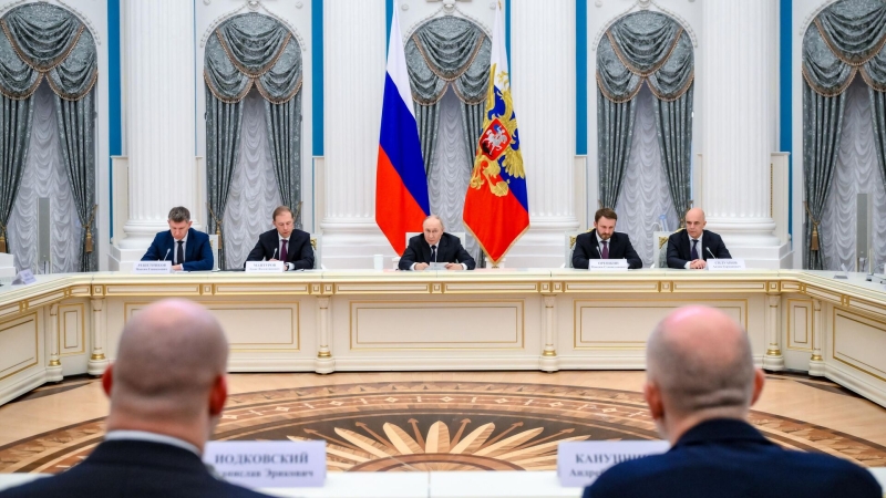 Путин поддержал идею запуска пилотных проектов по автоматизации производств