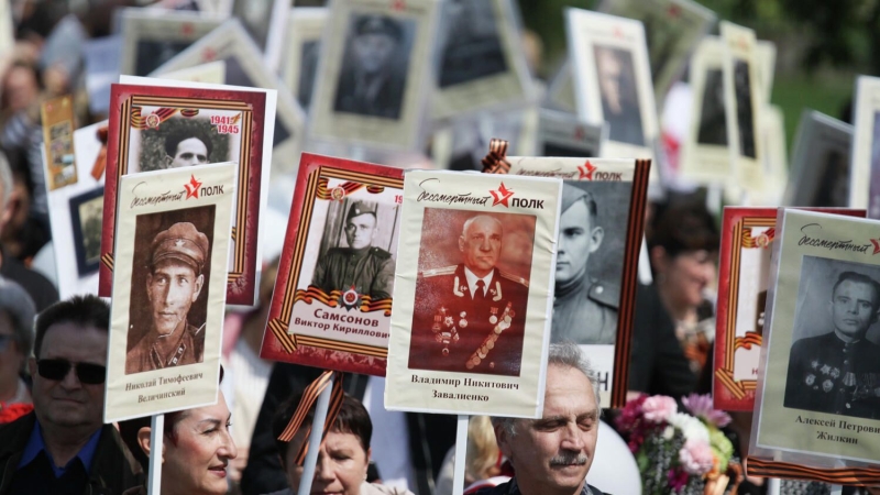 Портреты героев ВОВ покажут на рекламных экранах