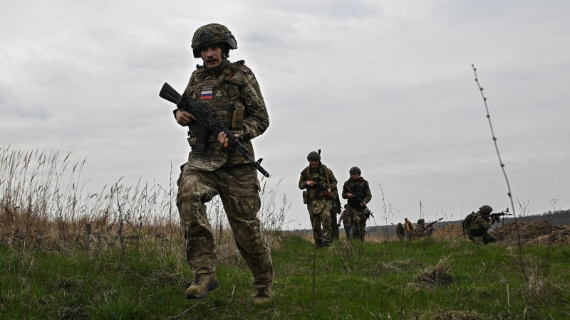 Российские войска закрепились в селе Комар на западе ДНР, заявил Рогов