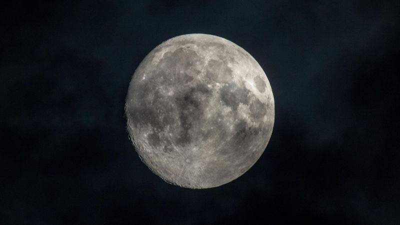 Мантуров рассказал о конвейерных линиях по производству спутников