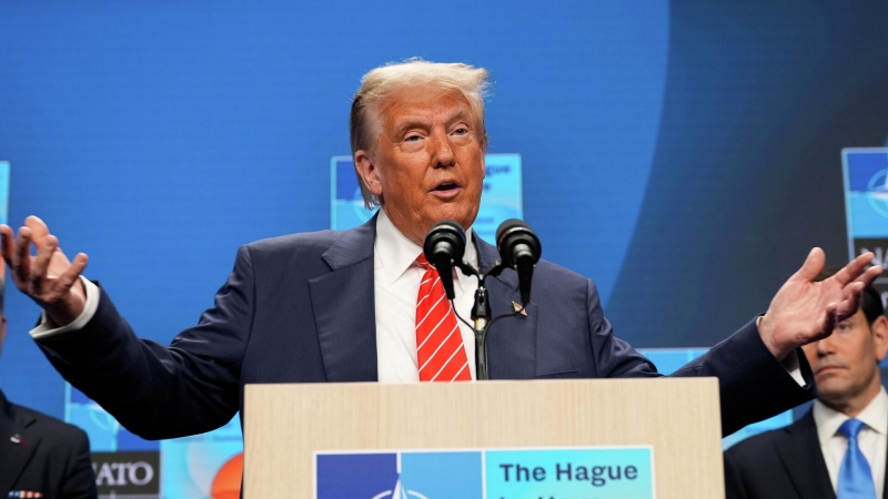 Bloomberg: саммит НАТО показал невиданную лесть в адрес Трампа