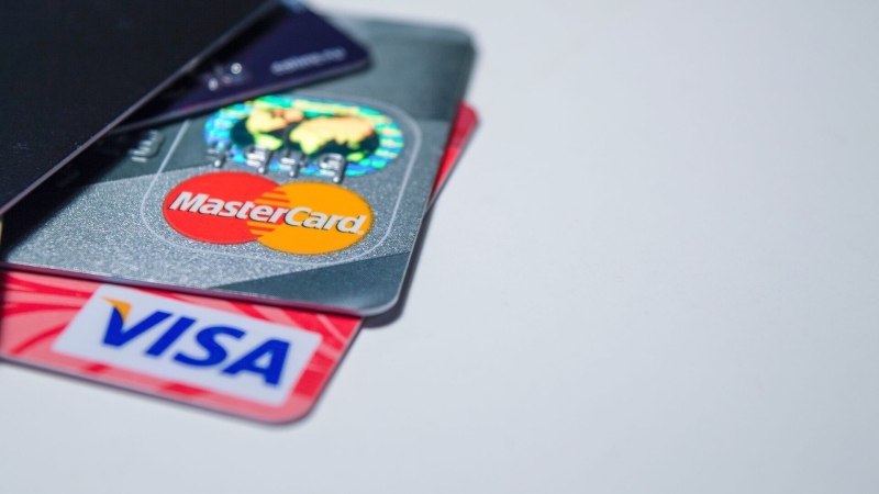 В Белоруссии объяснили сбой в отображении баланса на картах трех банков