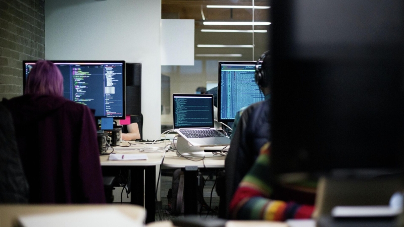 Минниханов поручил увеличить число общественных точек Wi-Fi в Татарстане