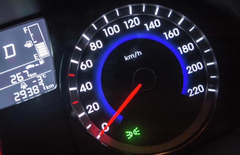 Штраф за скорость в 2025 году: где о нем узнать и как оплатить