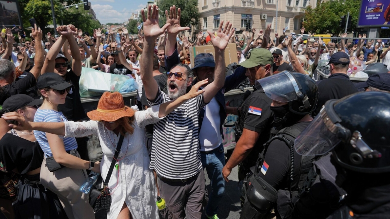 Посол России назвал осень опасным периодом для Сербии