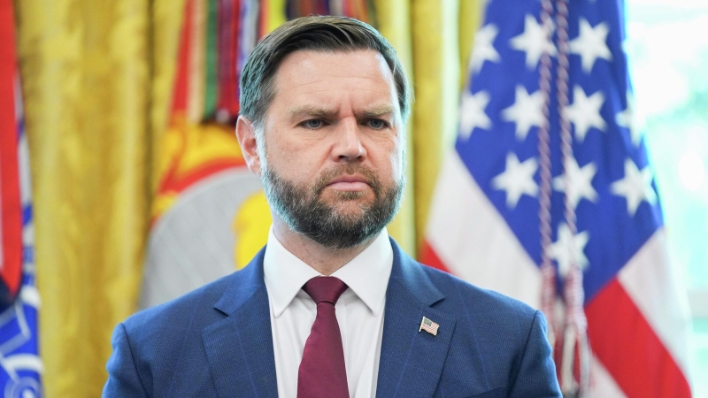 Вэнс считает, что американцам было полезно увидеть перепалку с Зеленским