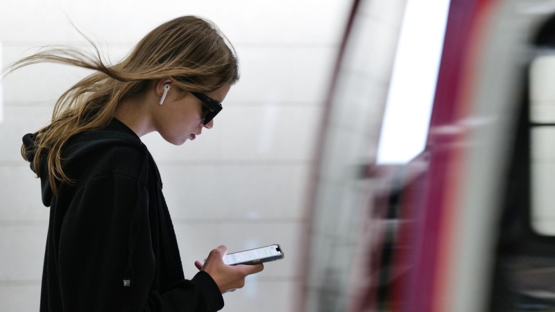 В МТС рассказали, как правильно заряжать смартфон