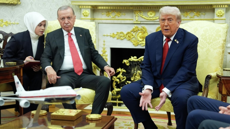 В Milliyet узнали, почему у Трампа на встрече с Эрдоганом был значок F-22 