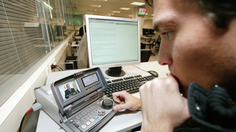 Путин: работа RT часто не соответствует мировому мейнстриму, это подкупает