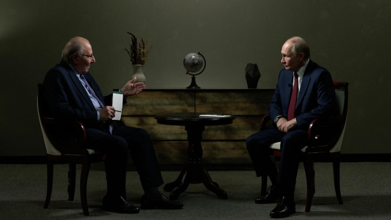 Путин: работа RT часто не соответствует мировому мейнстриму, это подкупает