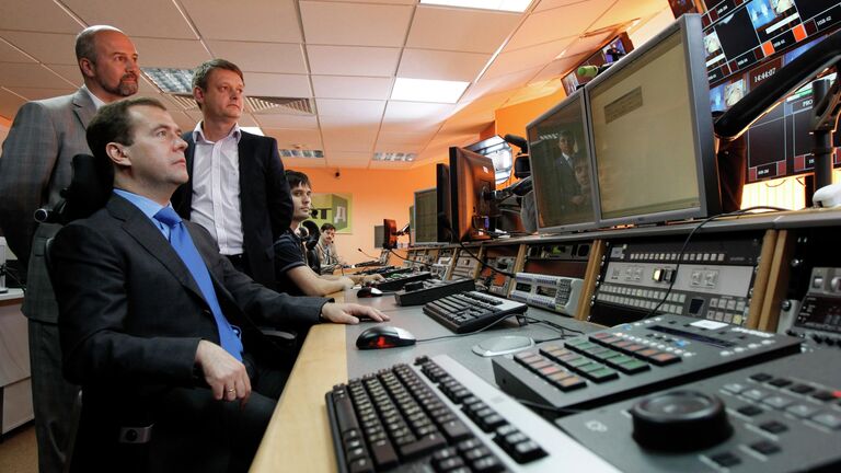 Путин: работа RT часто не соответствует мировому мейнстриму, это подкупает