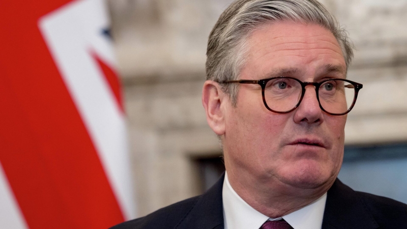 Стармер не знает, как преодолеть кризис в Британии, считает эксперт