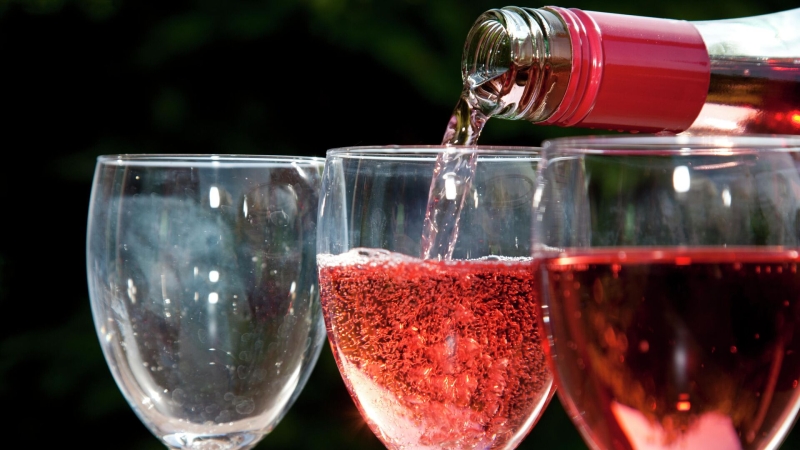 Роскачество отметило рост числа отечественных производителей игристого вина