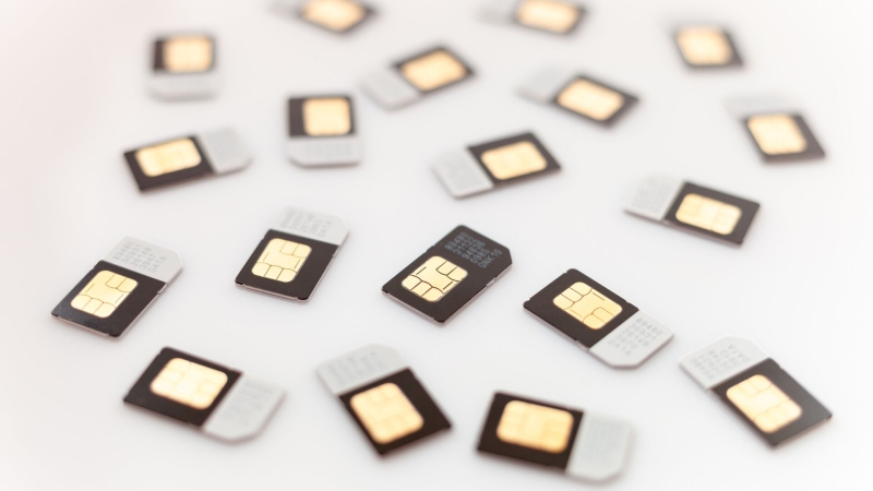 МВД объяснило, как мошенники охотятся за корпоративными SIM-картами