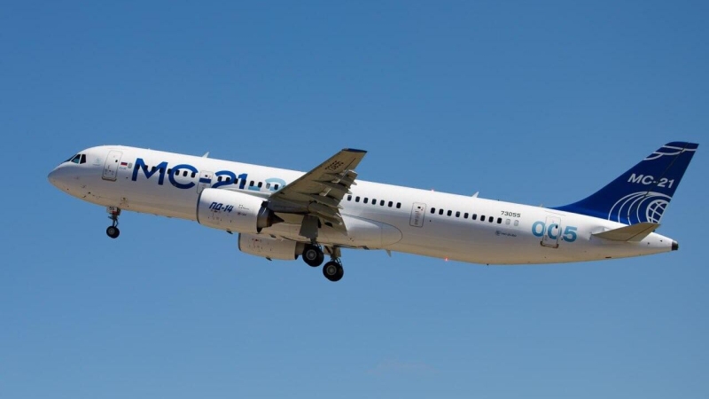 Самолет МС-21 совершил посадку после испытательного полета