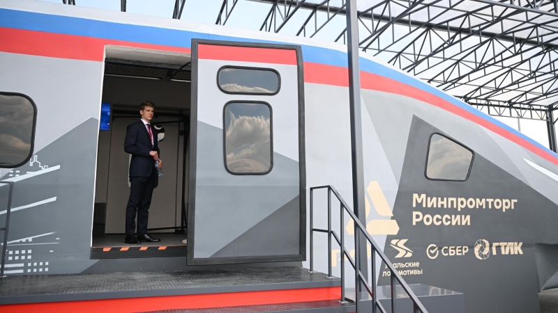 Главе РЖД показали образцы деталей поезда для ВСМ