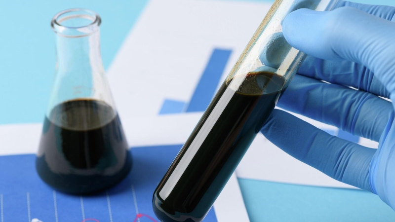 В Сургуте нашли способ получать из отходов нефти сырье для медицины