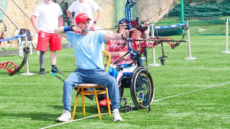 Потерявший ноги ветеран СВО собирается побить рекорд по буксировке яхты