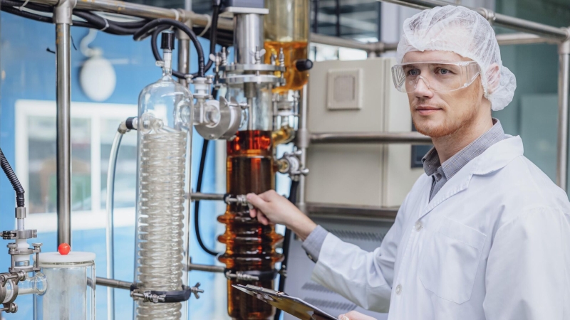 В Сургуте нашли способ получать из отходов нефти сырье для медицины