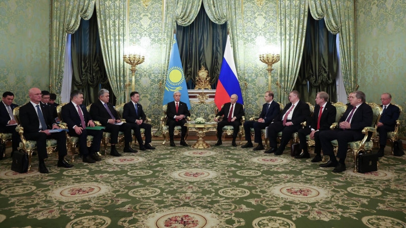 Россия и Казахстан должны создавать технологические платформы, заявил Путин