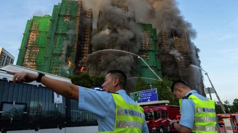 Число погибших при пожаре в ЖК в Гонконге выросло до 55