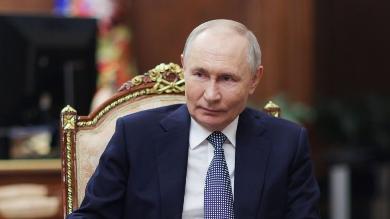 Путин пожелал разработчикам успехов в создании вооружений