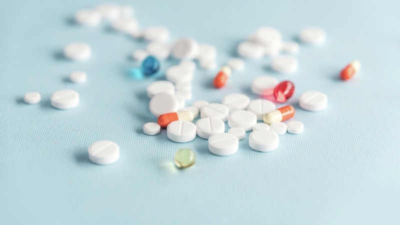 Путин подписал закон об особенностях обращения лекарств в новых регионах